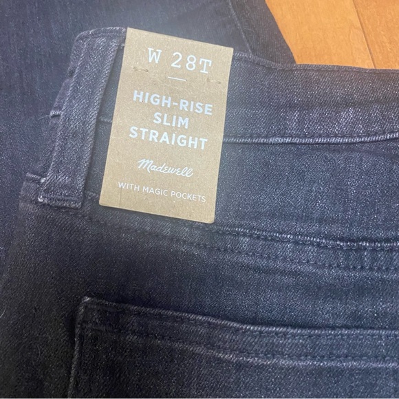 Madewell Women's Size 28 Tall Slim Straight Leg Faded Black NWT Jeans - Picture 3 of 9